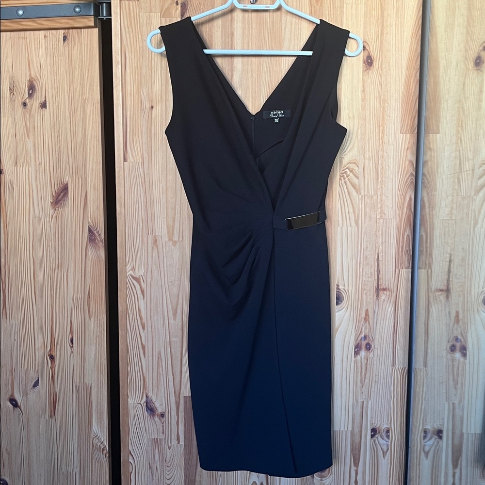🖤 Black Sleeveless V-Neck LBD (size 36/small) 🖤